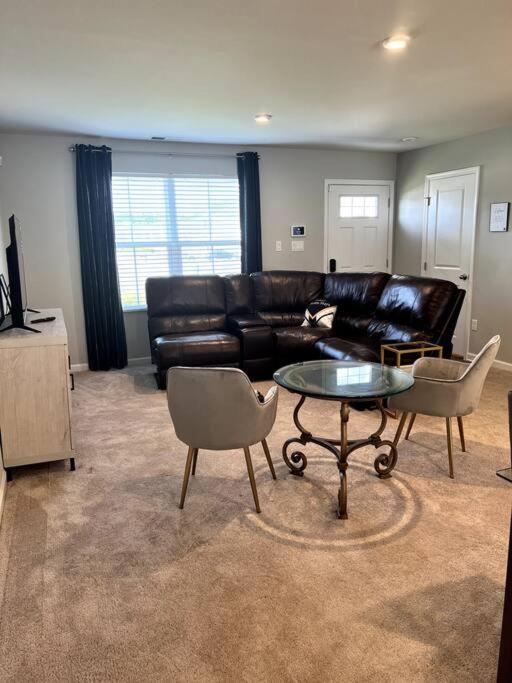 Family Friendly 4Br Home Near Ft Gregg Adams Vsu Petersburg Dış mekan fotoğraf